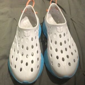 Kane recovery shoes, size 10